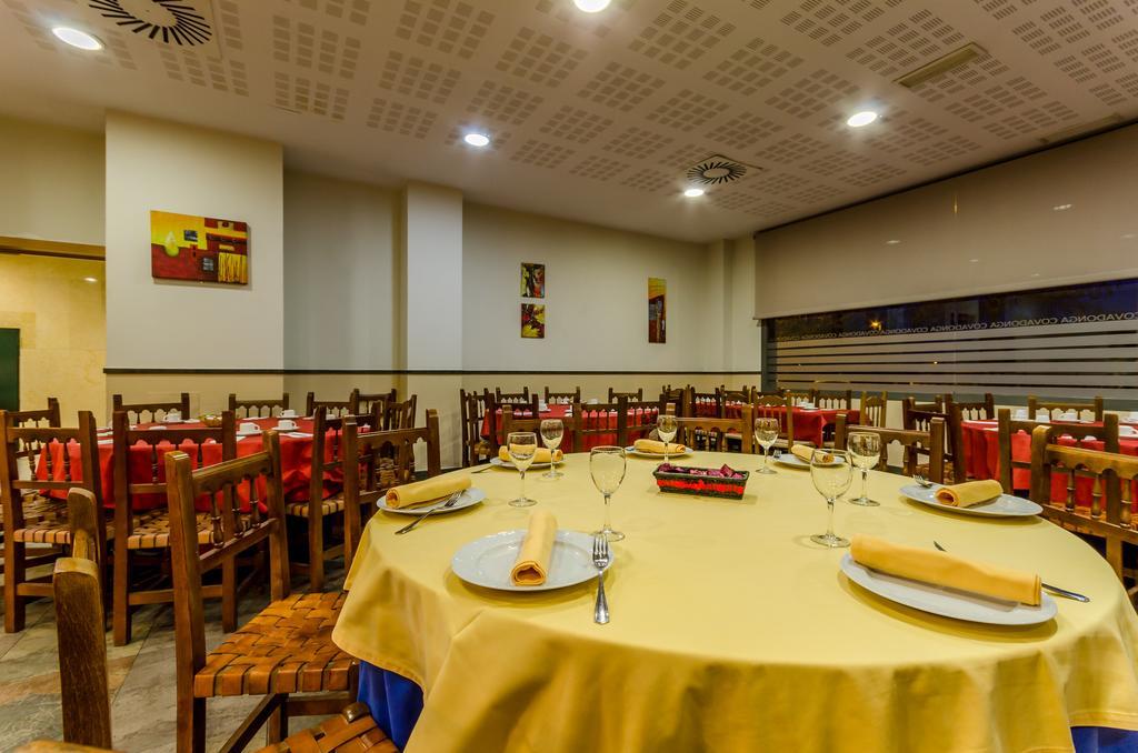 Apartamentos Turisticos Covadonga Bormujos Eksteriør billede