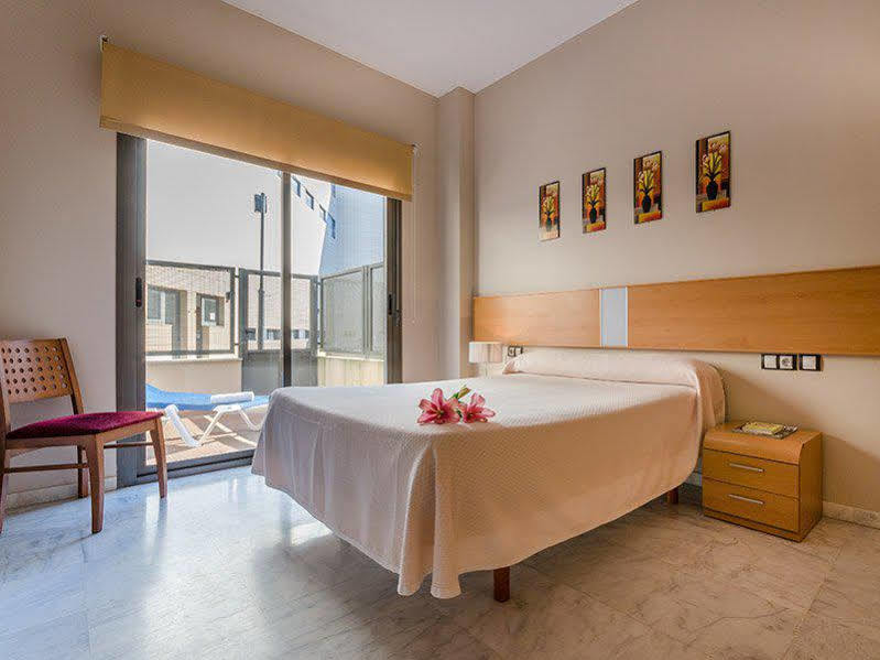 Apartamentos Turisticos Covadonga Bormujos Eksteriør billede